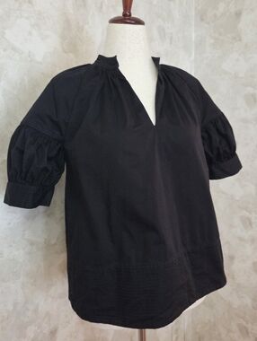 Tuckernuck Black Structured Cotton Top M Puff Sleeve Blouse Minimalist Classic